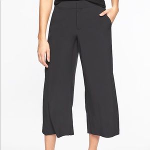 ATHLETA Tribeca Crop Pant Black Size 4